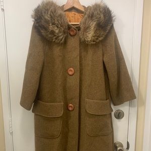 Vintage like new coat with fur collar 14/L/XL